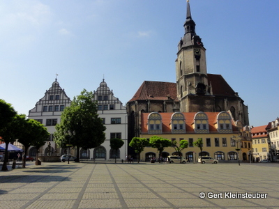 Marktplatz mit Stadtkirche St. Wenzel
