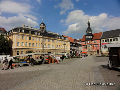 Markt mit Stadtschloss und Rathaus